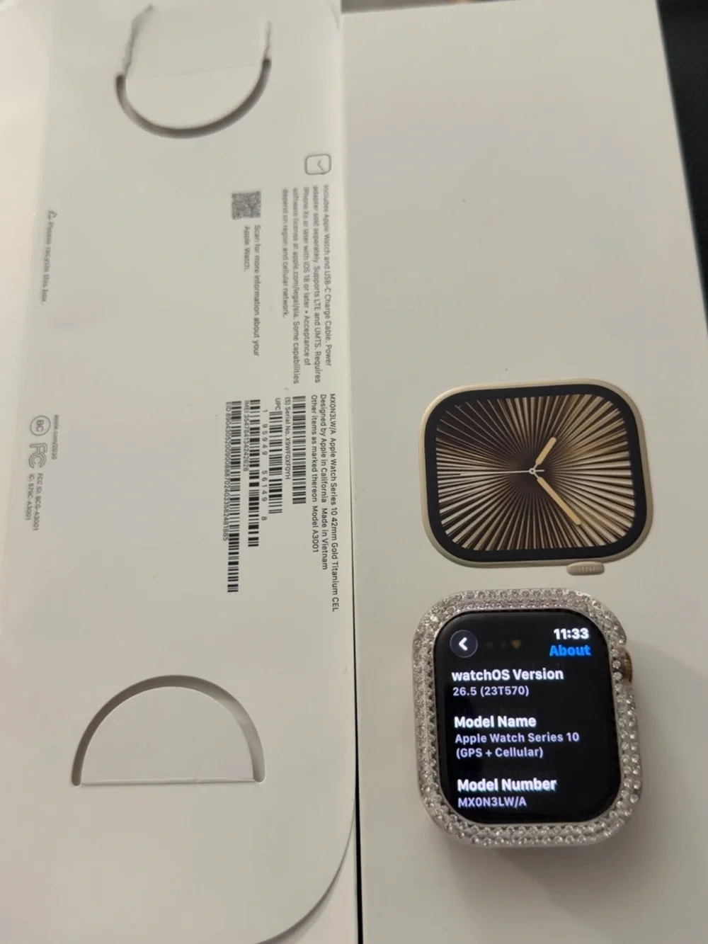 STUNNING ✨🍎Apple Watch ⌚️Series 10 GOLD 💛 TITANIUM 42MM ⚜️ GPS & LTE ⭐️